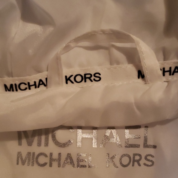 Michael Kors womens puffer vest - Picture 8 of 8